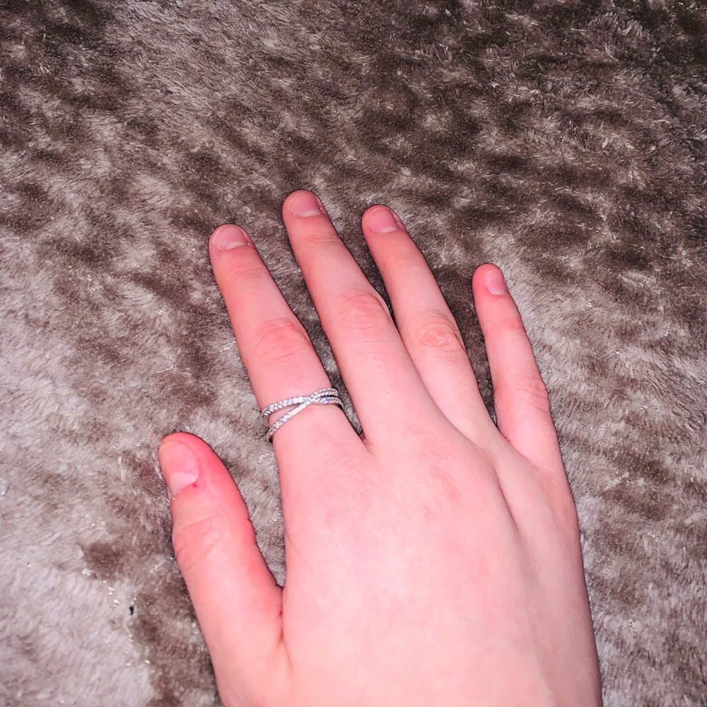 ELLE “RODEO DRIVE” INFINITY RING. - Picture 2 of 4